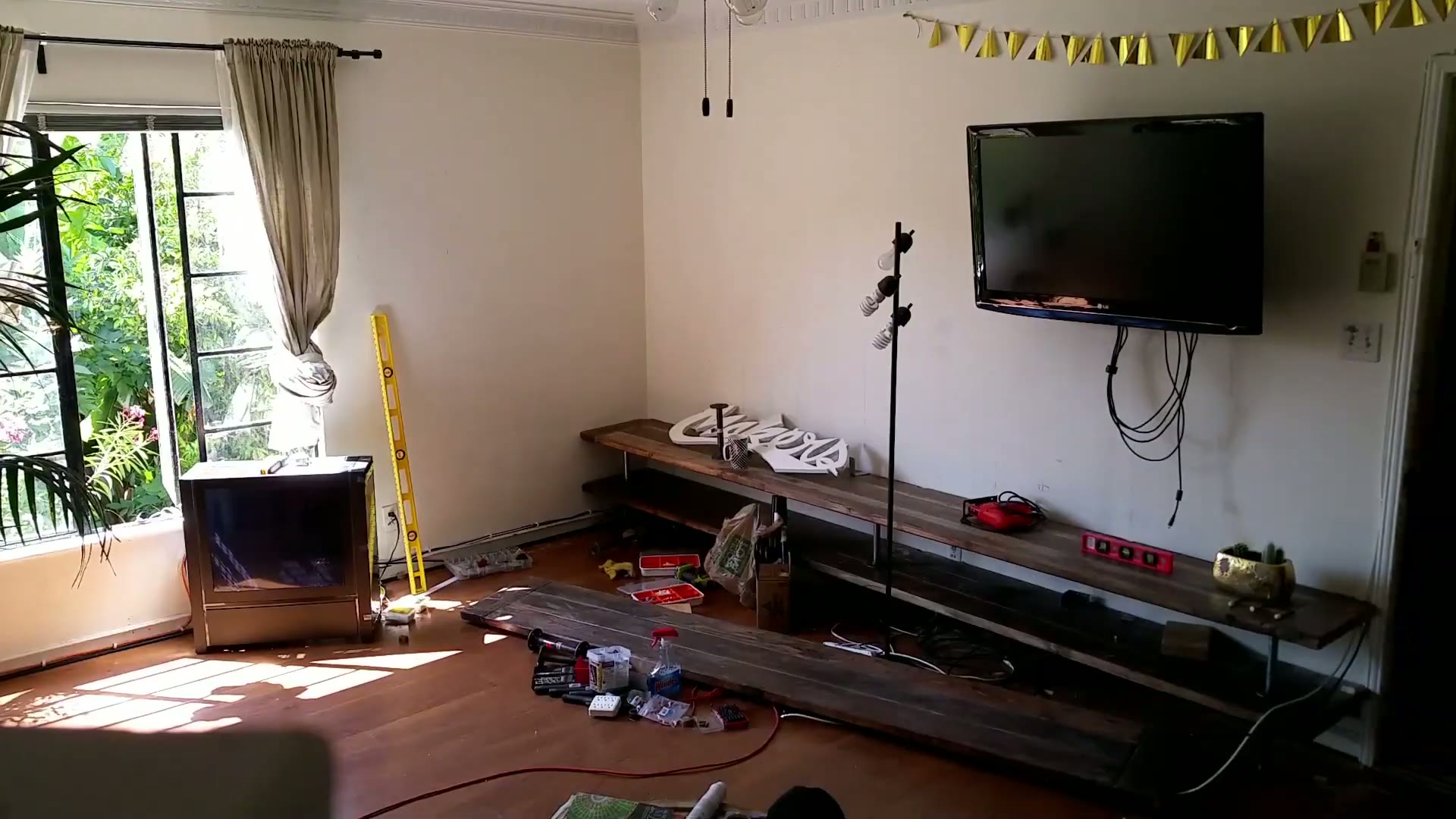 Custom Desk, still 3